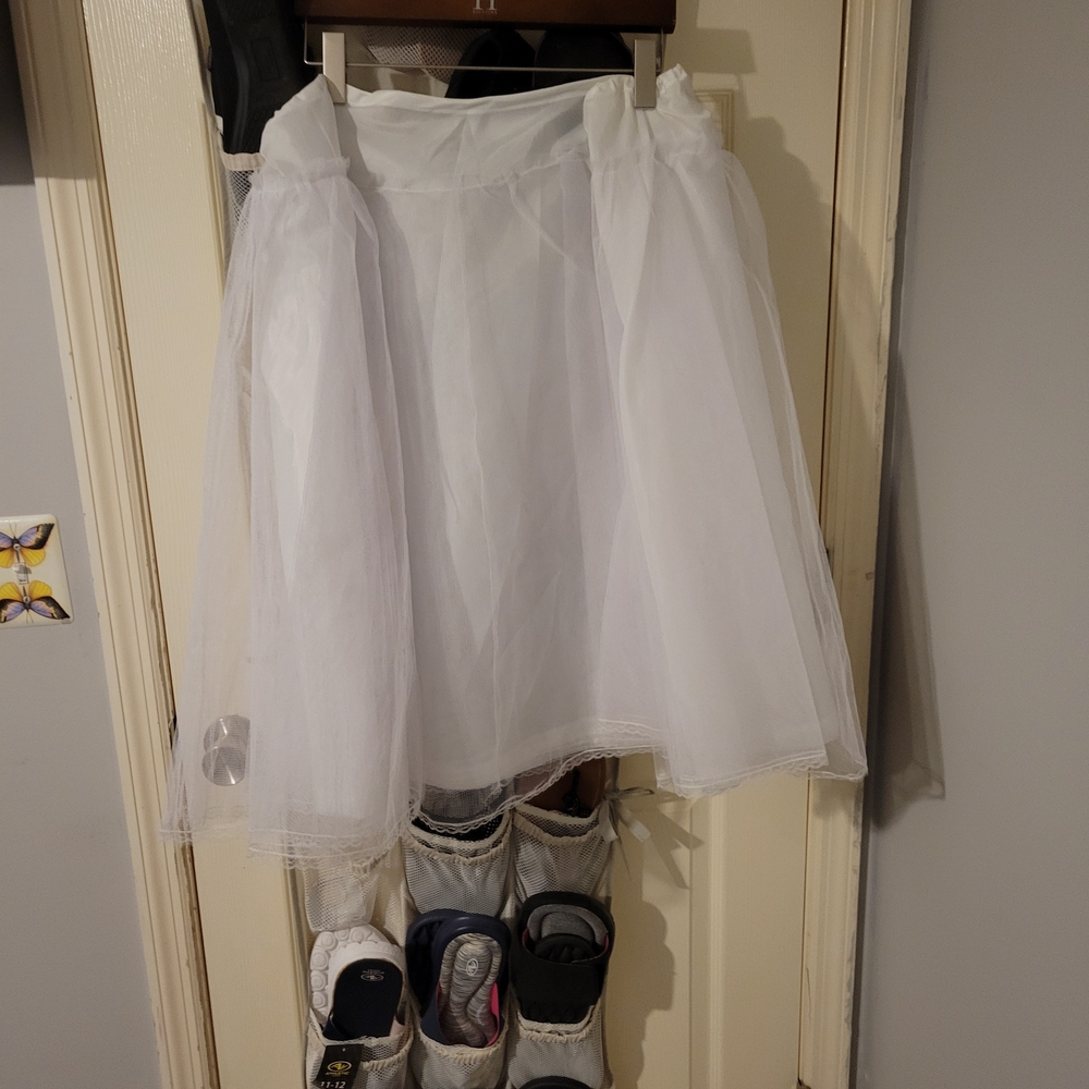 Elegant White Tulle Skirt